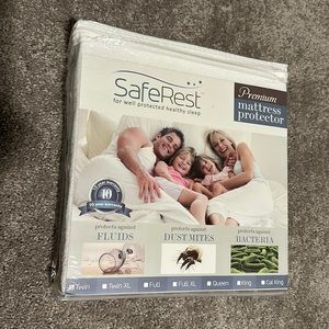 SafeRest Mattress Protector (BRAND NEW)